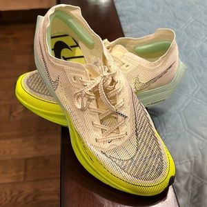 Nike ZoomX Vaporfly Next% 2 women’s 9 racing shoe